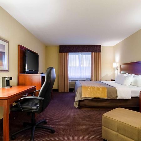 Comfort Inn Colby Bagian luar foto