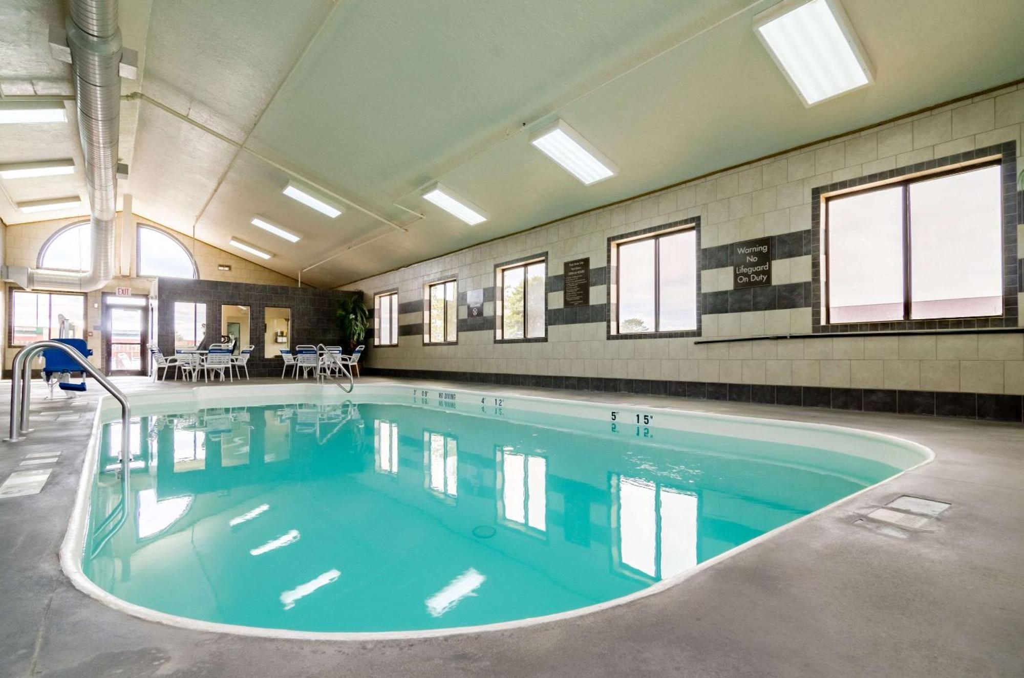 Comfort Inn Colby Bagian luar foto