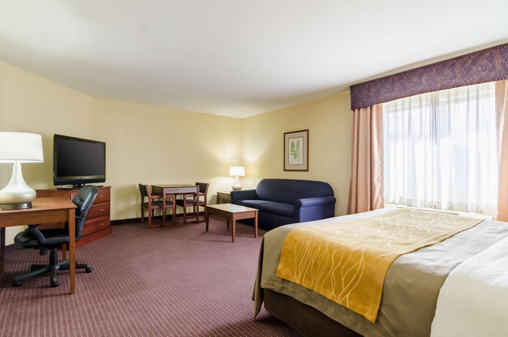 Comfort Inn Colby Bagian luar foto