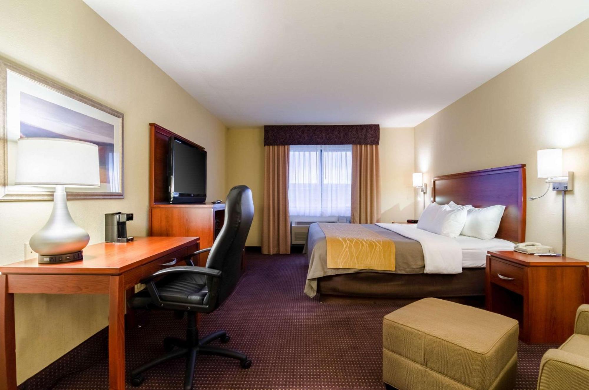 Comfort Inn Colby Bagian luar foto