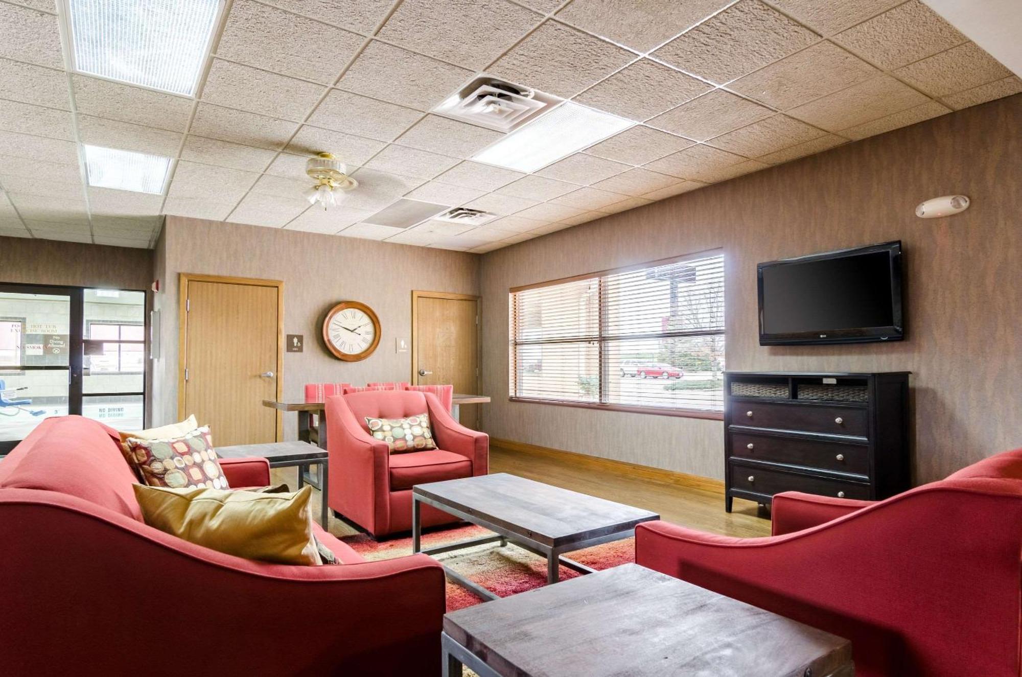 Comfort Inn Colby Bagian luar foto