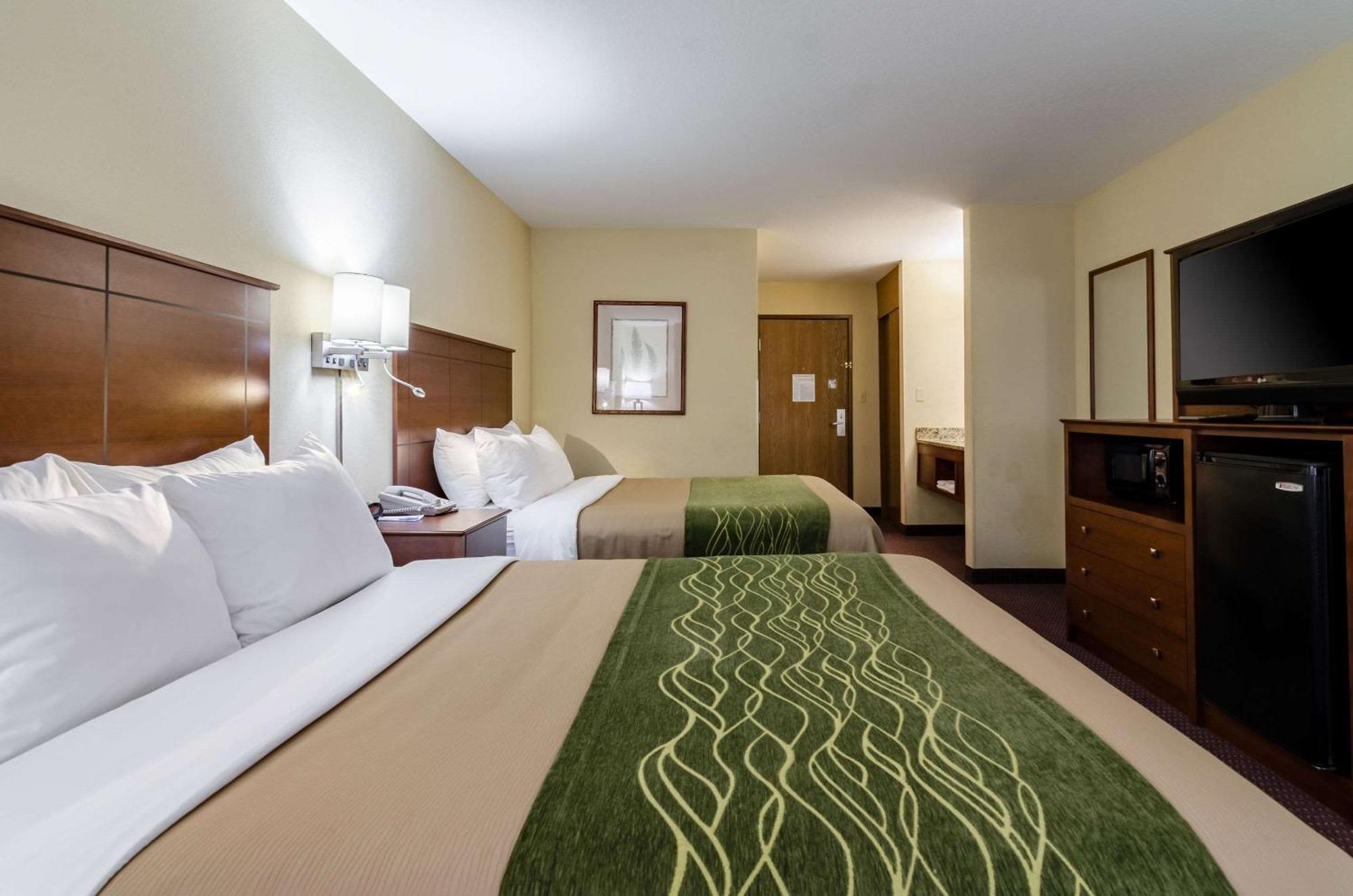 Comfort Inn Colby Bagian luar foto