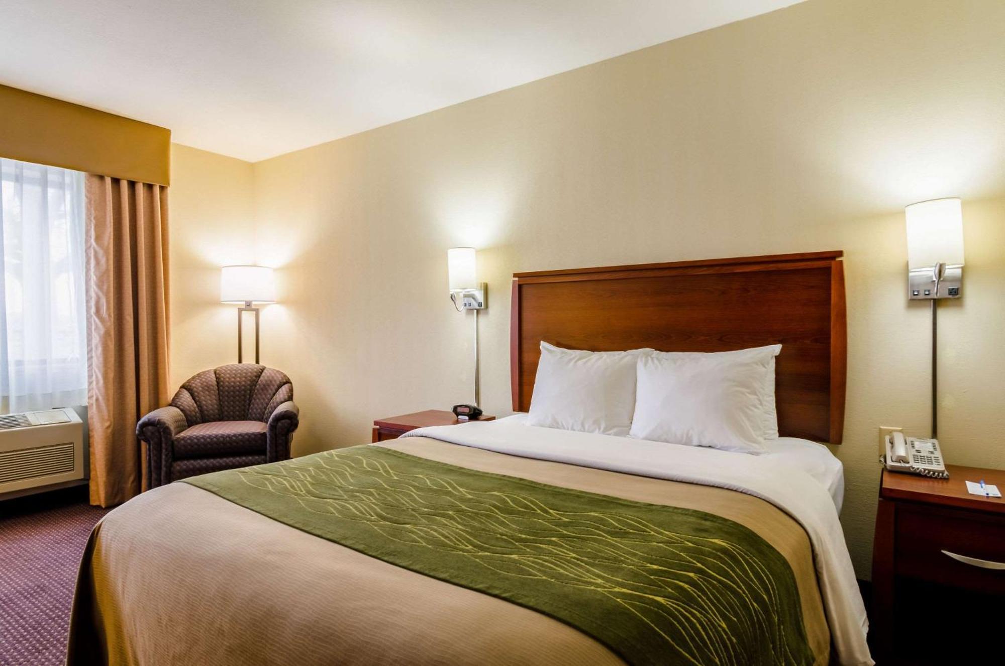Comfort Inn Colby Bagian luar foto