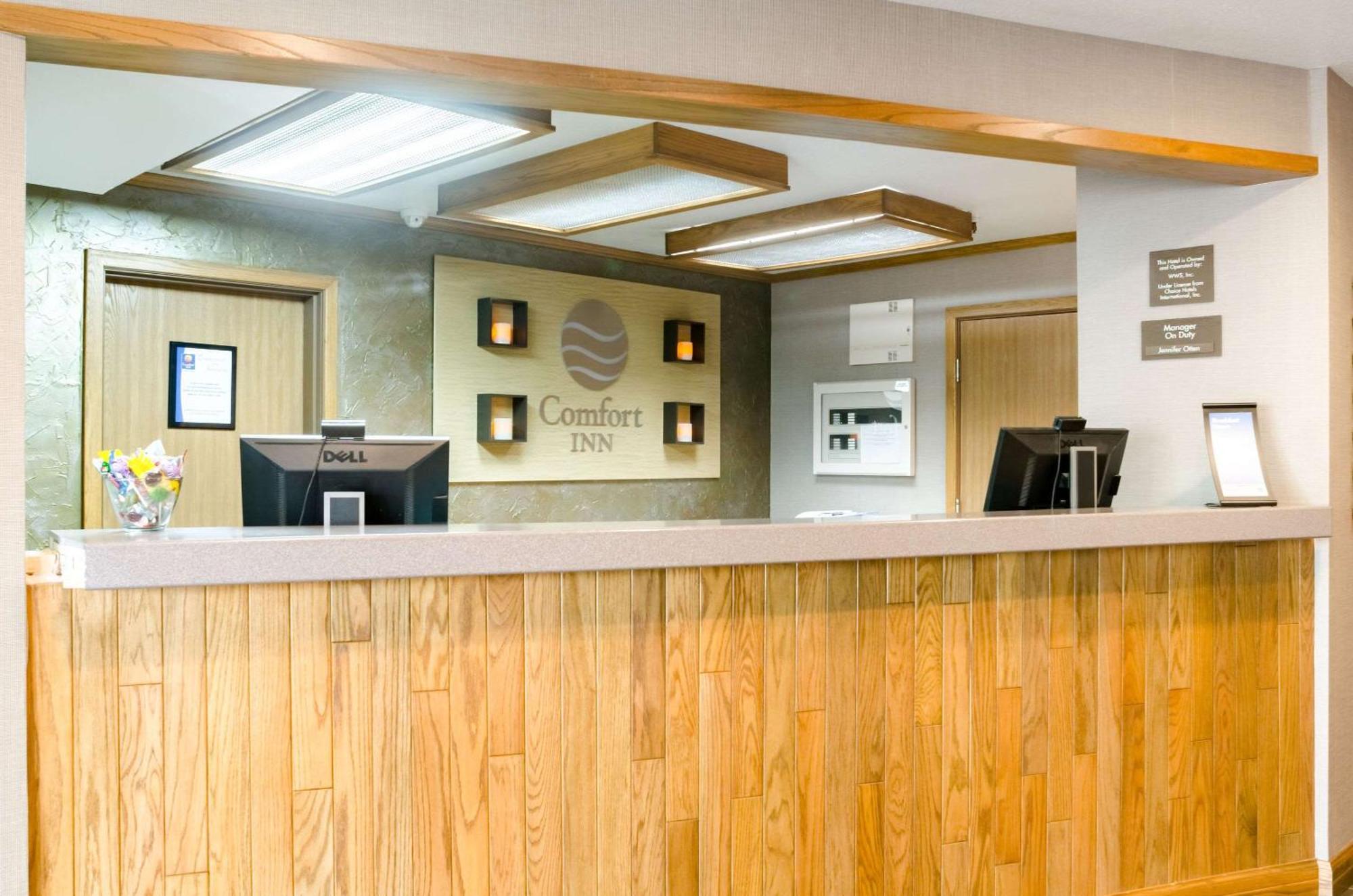 Comfort Inn Colby Bagian luar foto