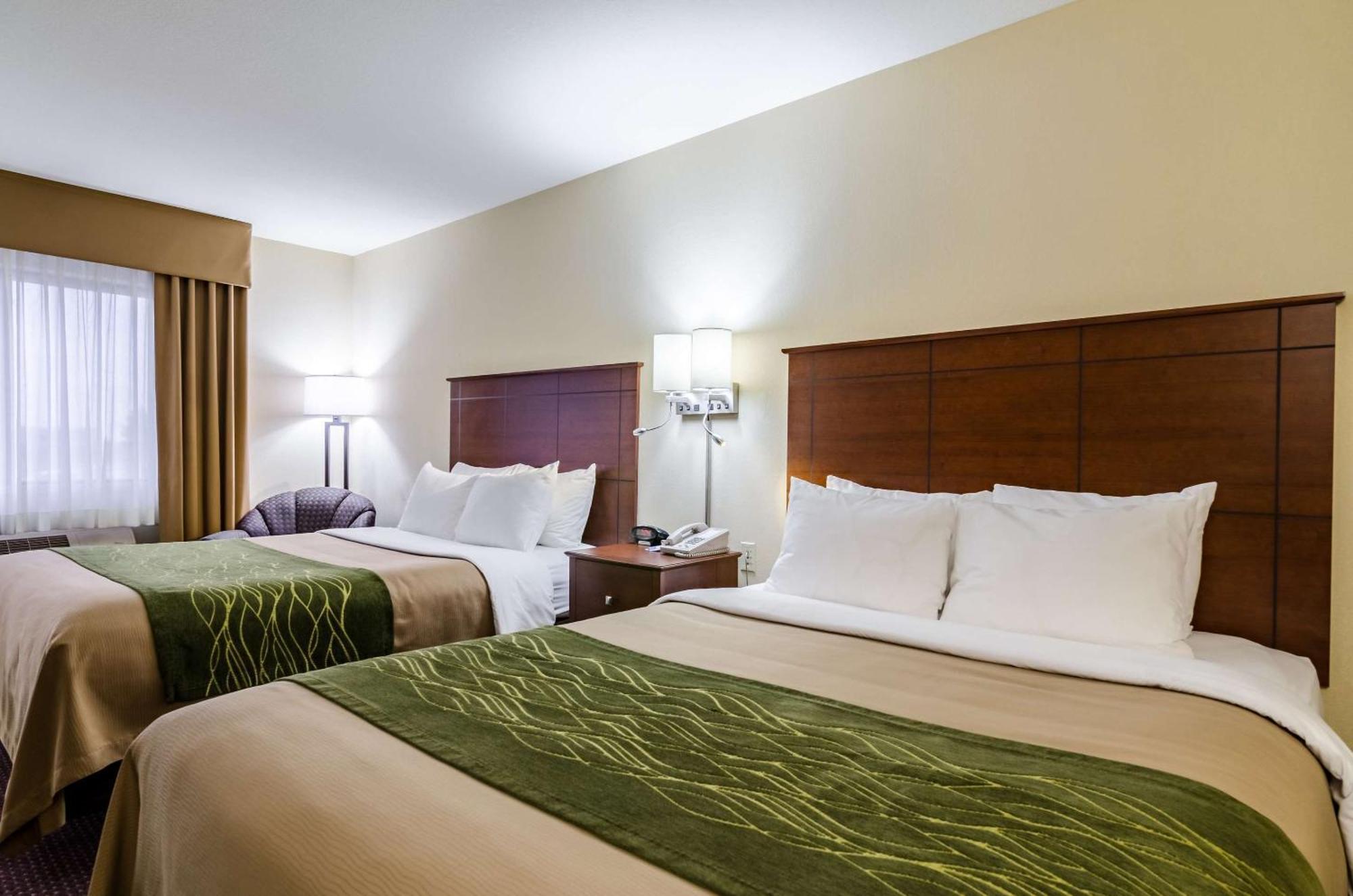 Comfort Inn Colby Bagian luar foto