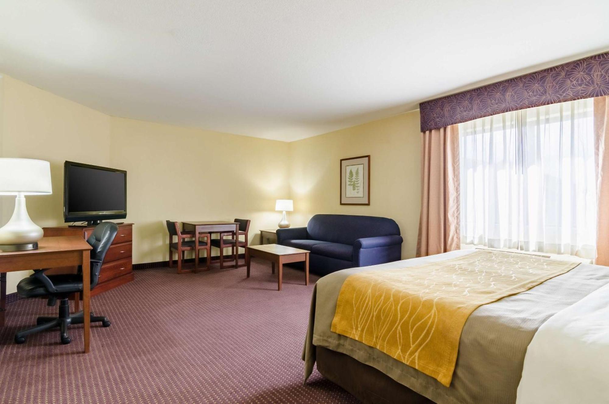 Comfort Inn Colby Bagian luar foto