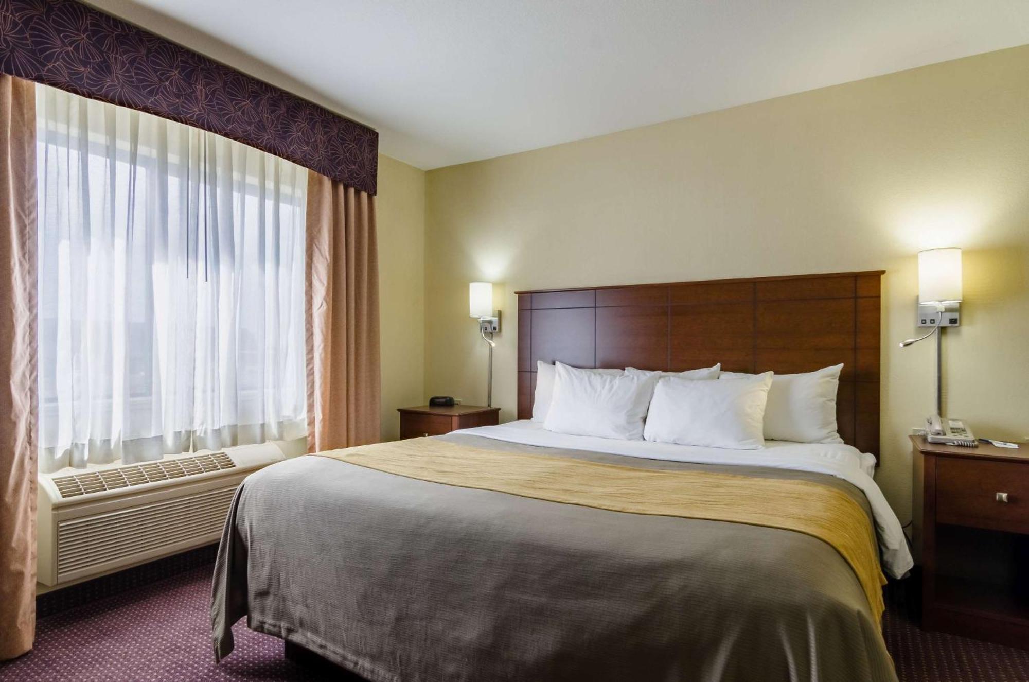 Comfort Inn Colby Bagian luar foto