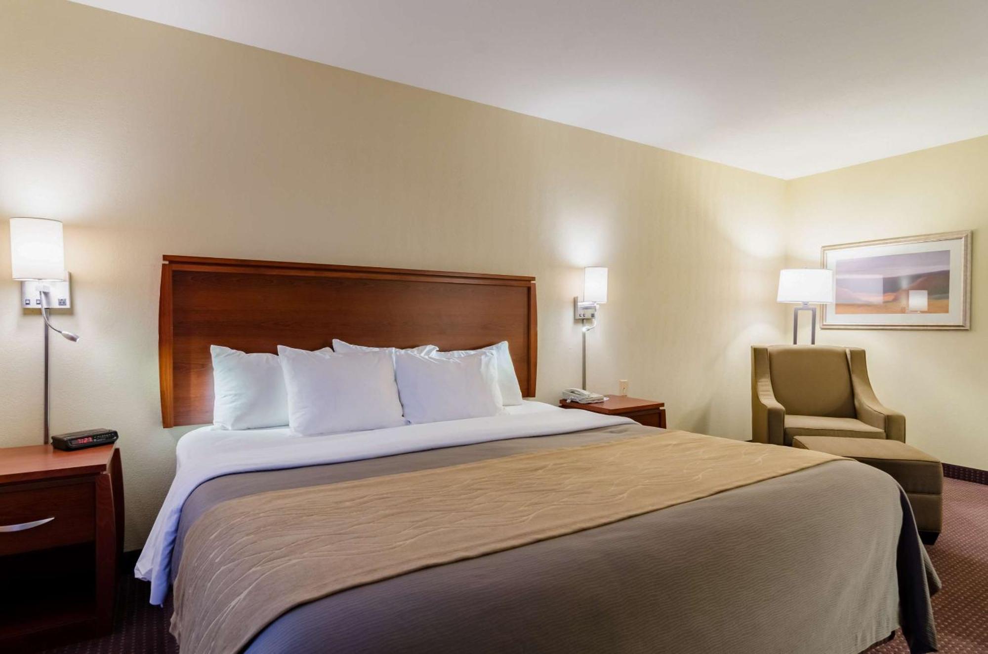 Comfort Inn Colby Bagian luar foto