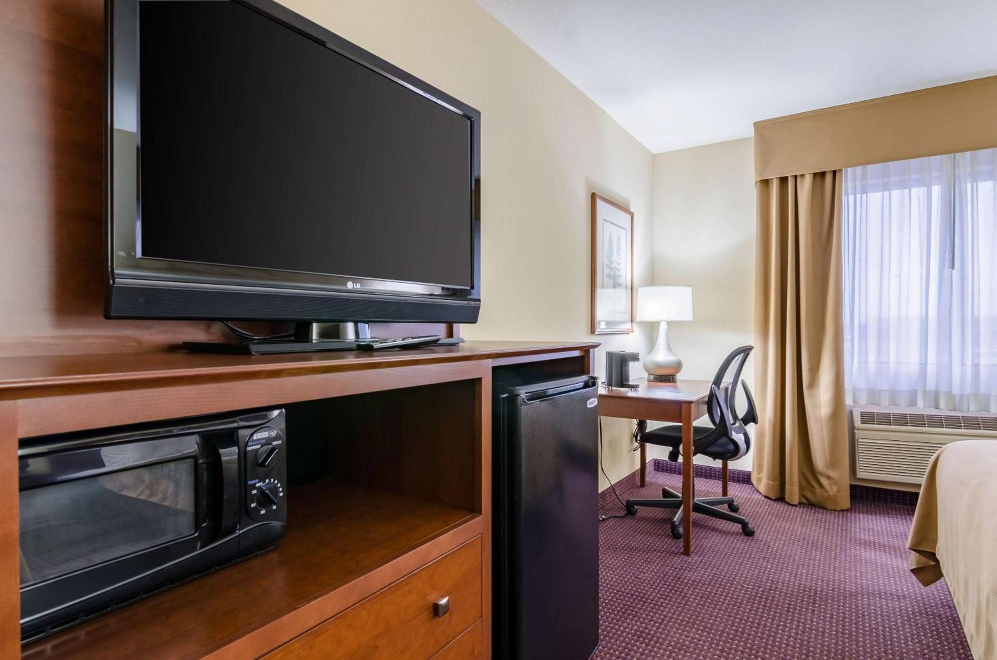 Comfort Inn Colby Bagian luar foto