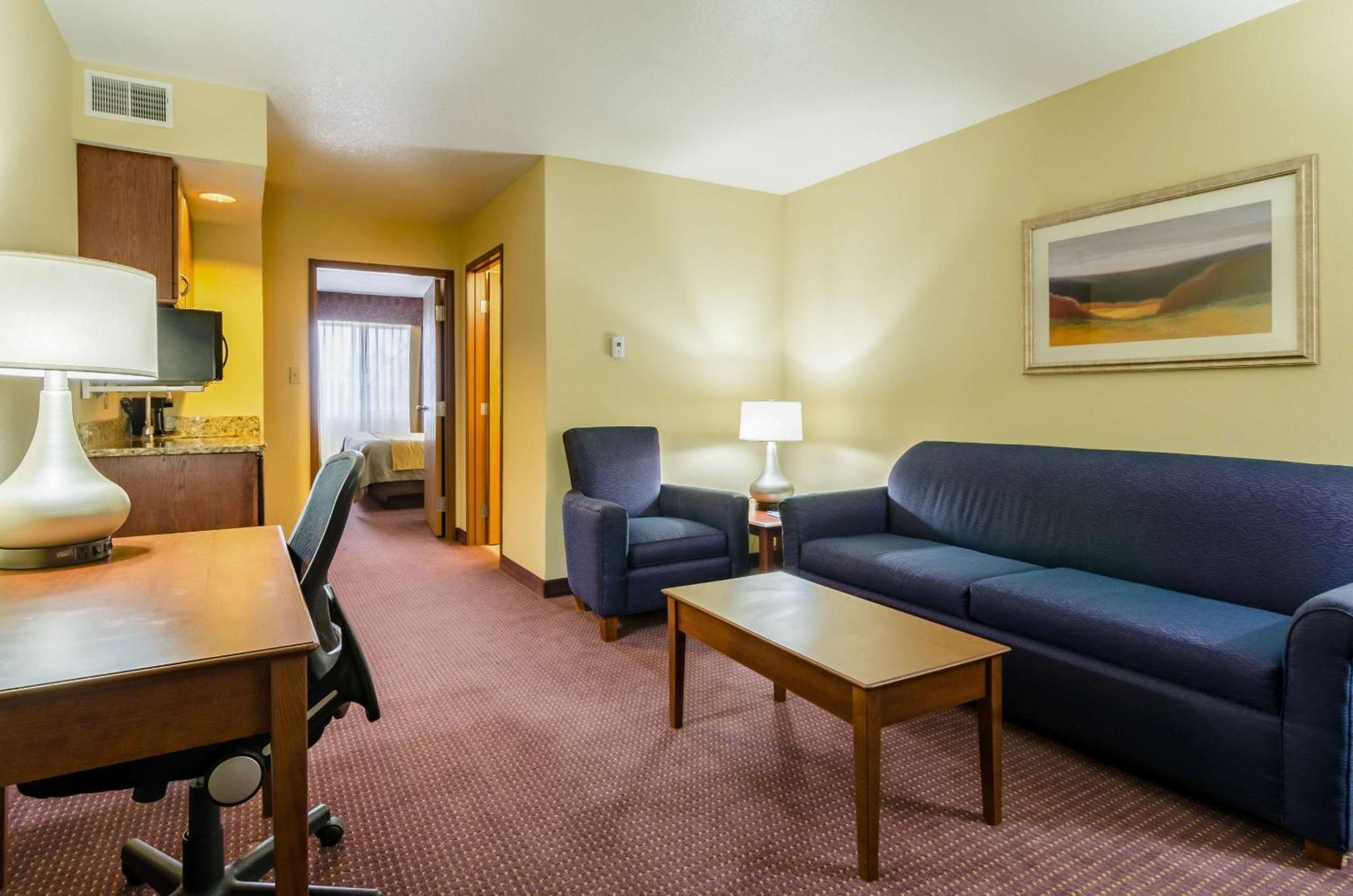 Comfort Inn Colby Bagian luar foto