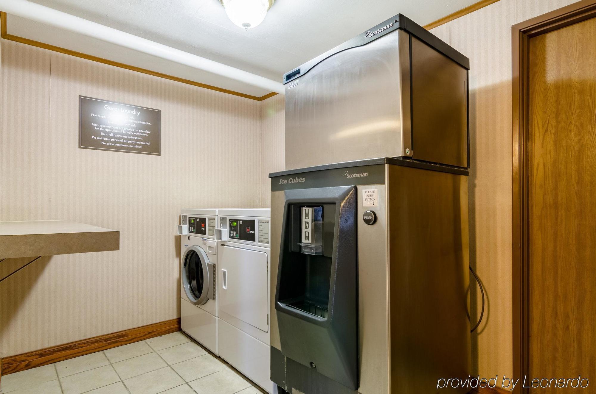 Comfort Inn Colby Bagian luar foto