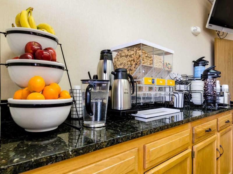 Comfort Inn Colby Bagian luar foto